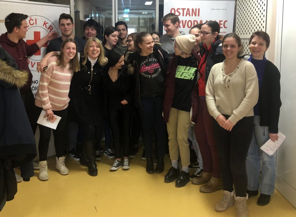 Maturantje Biotehniške šole postali krvodajalci
